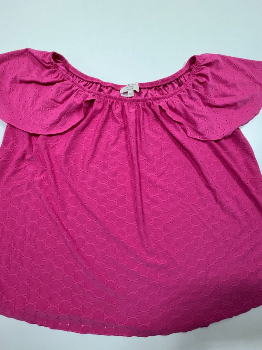 Kim & Cami Hot Pink Eyelet Flutter Sleeve Blouse Medium Boho Top - Picture 2 of 8